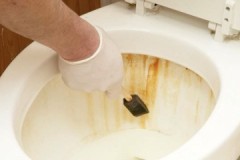 Alltid till hands eller hur man tar bort rost från toaletten hemma med folkmedicin