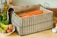 Rules and options for how and what to store carrots on the balcony