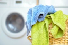 אנו חושפים את סודות עקרות הבית המנוסות, כיצד לשטוף מגבות טרי שטופות בבית