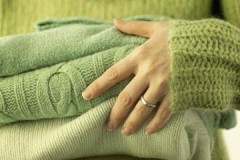 Hemligheter och tips om hur man tvättar en ulltröja för att inte förstöra den