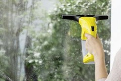 As efficiently as possible, quickly and without streaks: my windows with Karcher