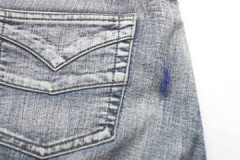 Secrets of experienced housewives: how and how to wash a pen from jeans and not ruin them completely