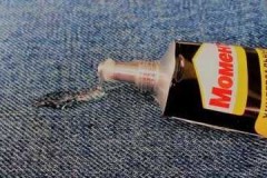 Effective ways to remove glue from jeans