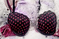 Little female tricks, or how to properly wash bras with your hands