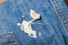 Effective ways, how and how you can quickly remove gum from jeans at home