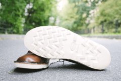 Snow-white result, or how and how to remove yellowness from white soles