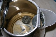 วิธีขจัดตะกรันในกาต้มน้ำสแตนเลสที่บ้านอย่างมีประสิทธิภาพ