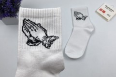 Podrobný návod, jak si doma umýt bílé ponožky rukama bez použití psacího stroje